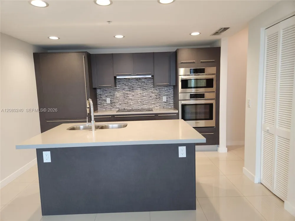 7875 NW 107th Ave #711 Doral, FL 33178