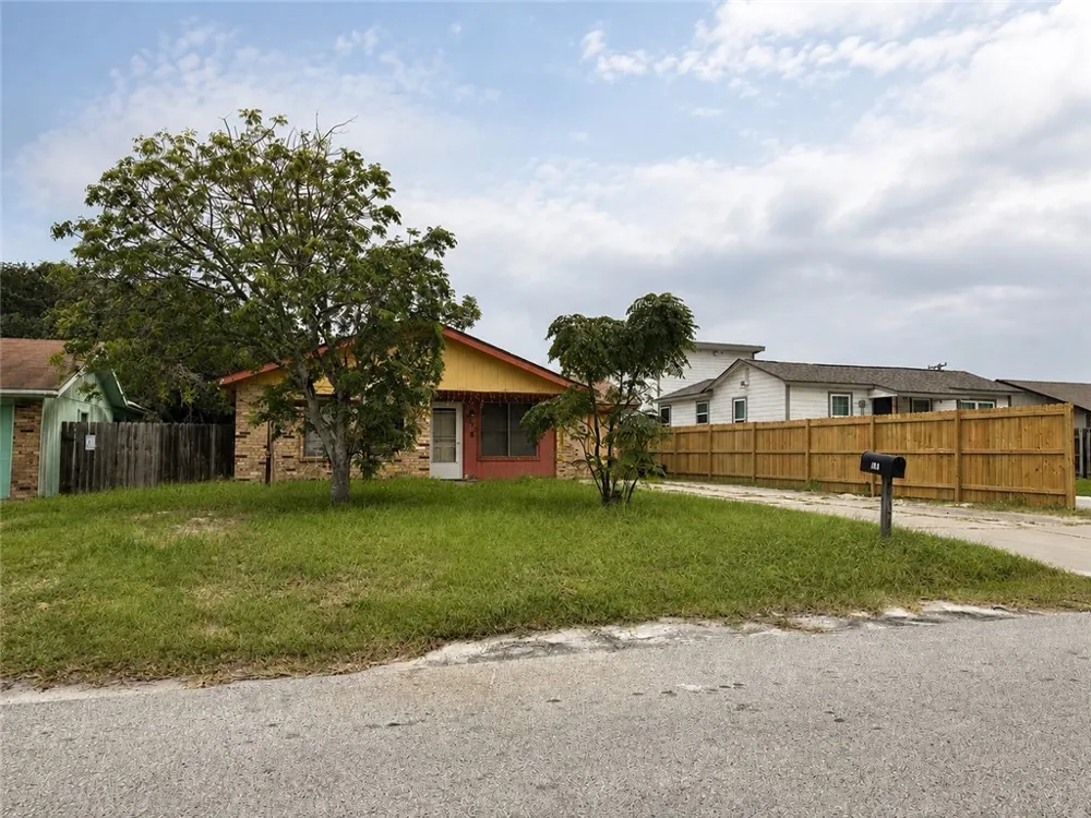 1042 S 10th Street Aransas Pass, TX 78336