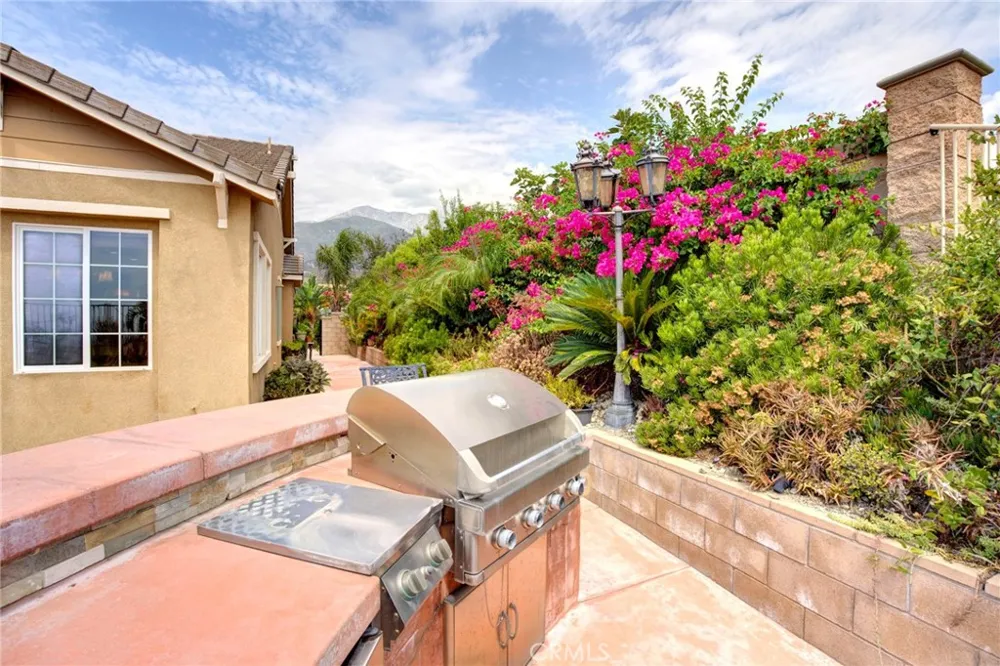 5049 Stillwater Rancho Cucamonga, CA 91739