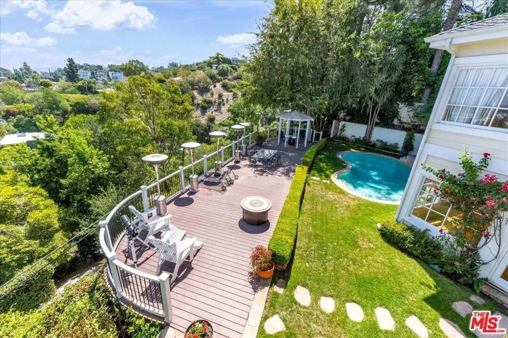 3836 Glenridge Drive Sherman Oaks, CA 91423