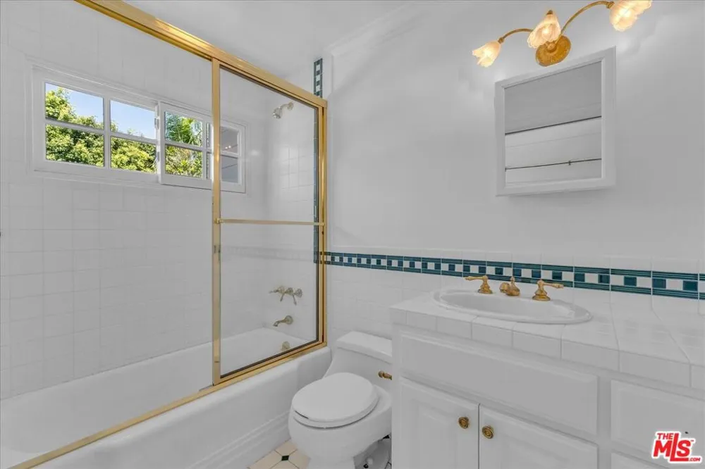 3836 Glenridge Drive Sherman Oaks, CA 91423