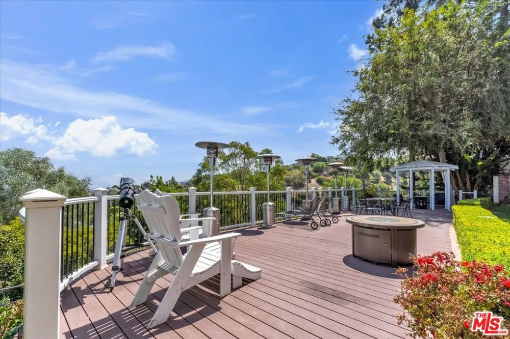 3836 Glenridge Drive Sherman Oaks, CA 91423