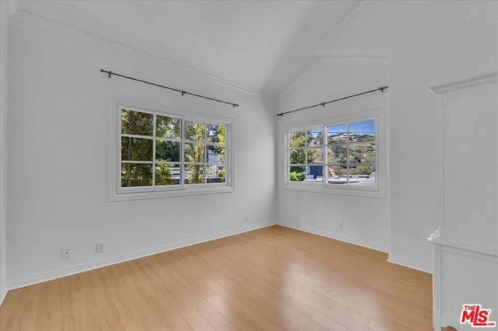 3836 Glenridge Drive Sherman Oaks, CA 91423