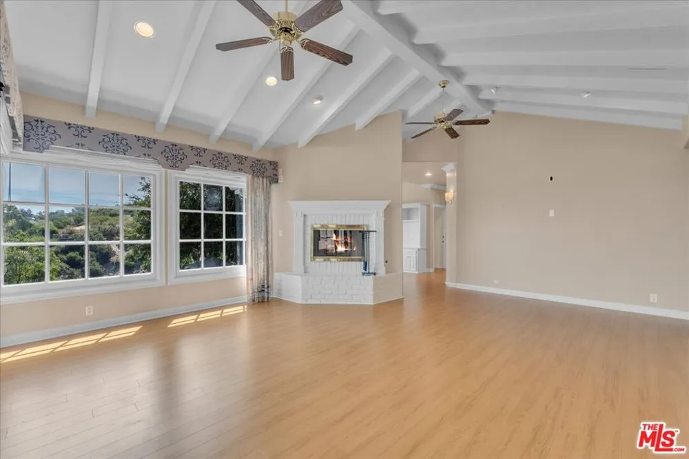 3836 Glenridge Drive Sherman Oaks, CA 91423