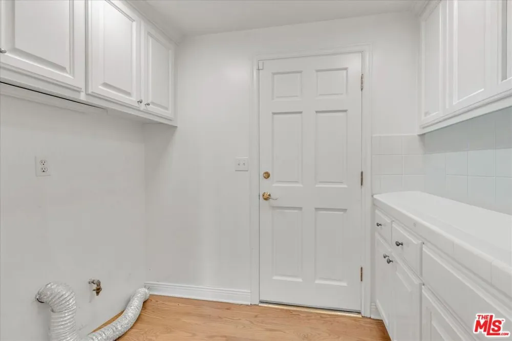 3836 Glenridge Drive Sherman Oaks, CA 91423