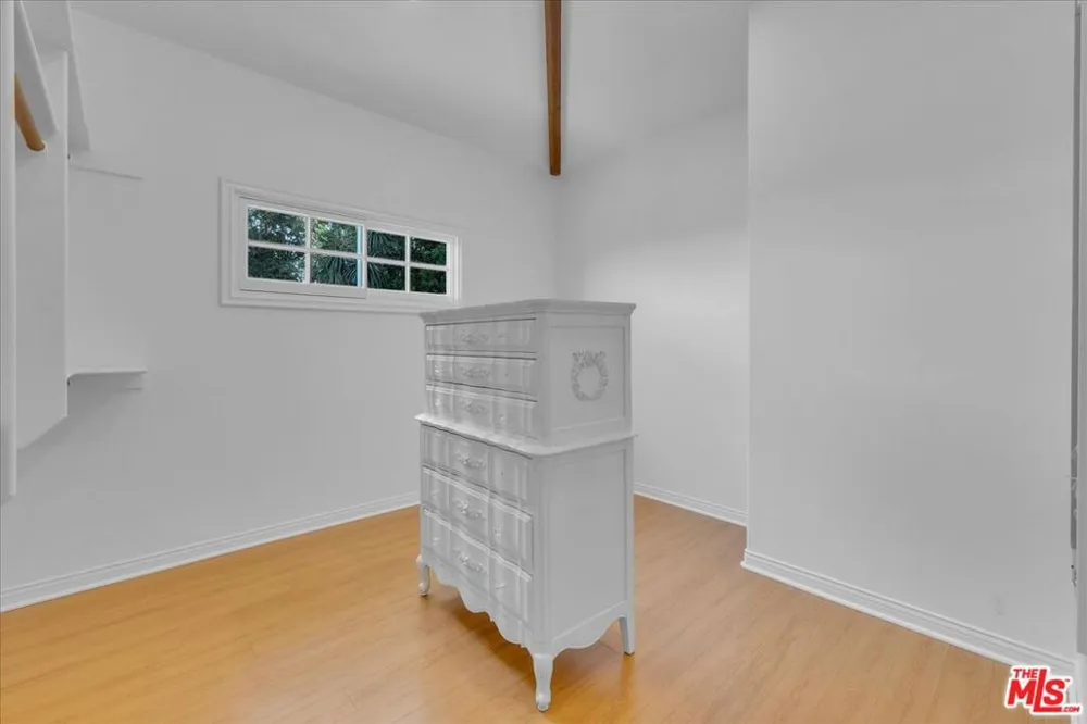 3836 Glenridge Drive Sherman Oaks, CA 91423