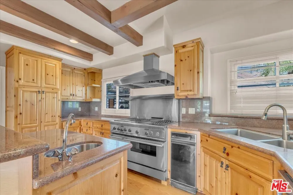 3836 Glenridge Drive Sherman Oaks, CA 91423