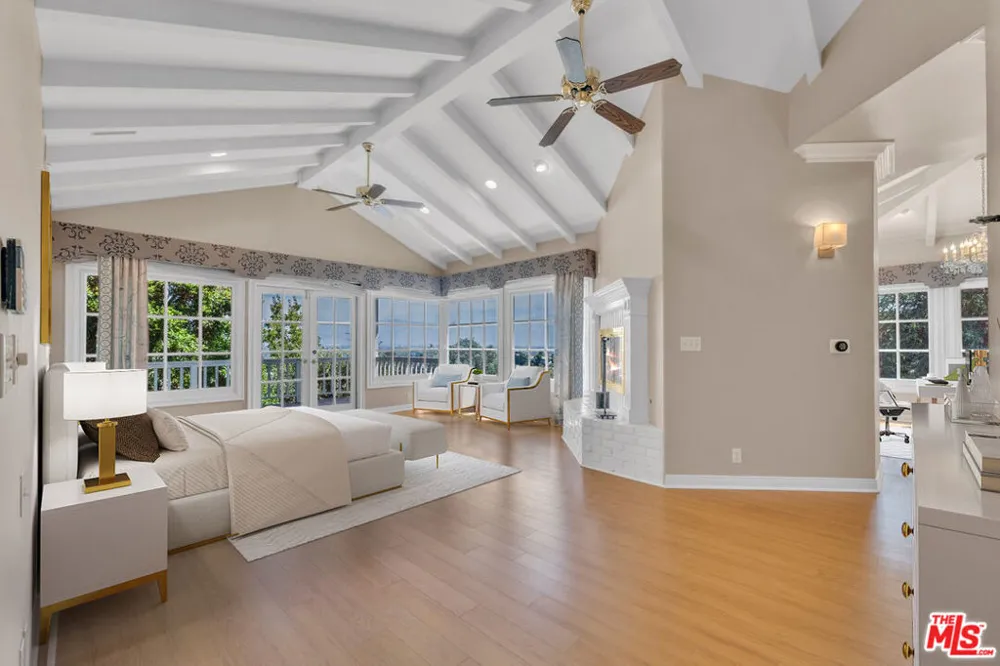 3836 Glenridge Drive Sherman Oaks, CA 91423