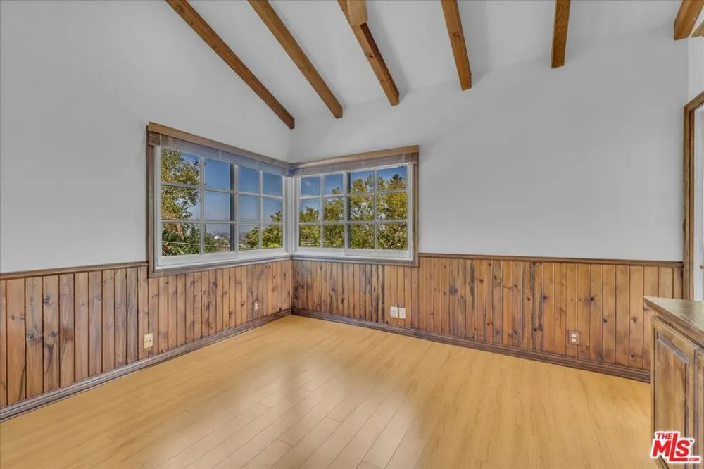 3836 Glenridge Drive Sherman Oaks, CA 91423