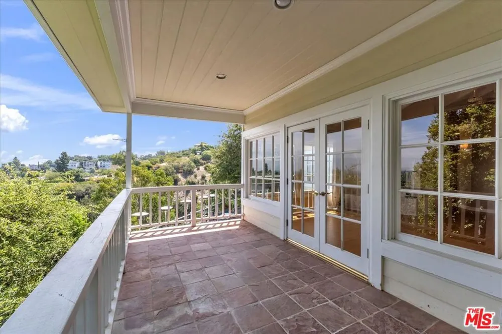 3836 Glenridge Drive Sherman Oaks, CA 91423