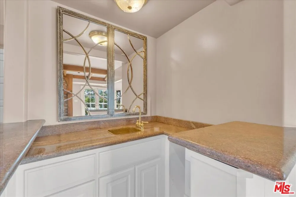 3836 Glenridge Drive Sherman Oaks, CA 91423