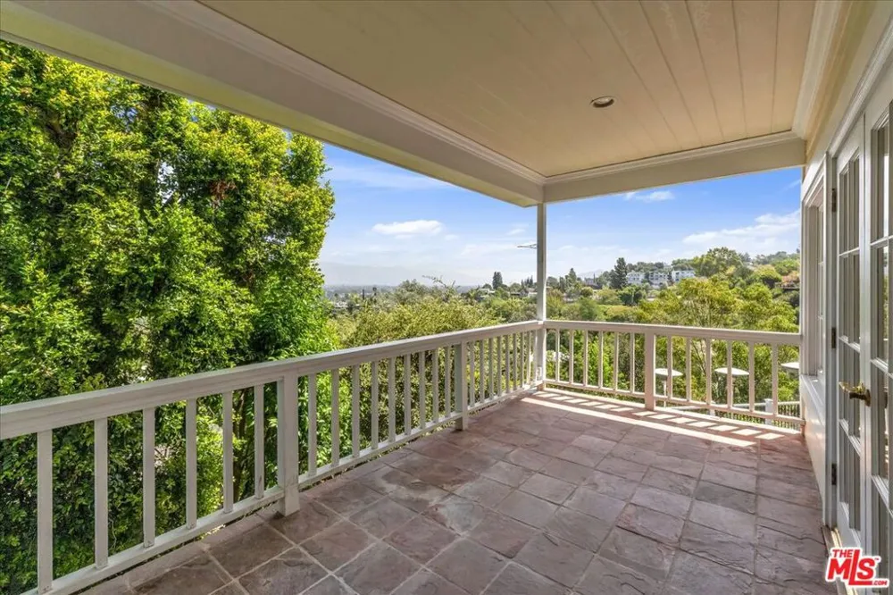3836 Glenridge Drive Sherman Oaks, CA 91423