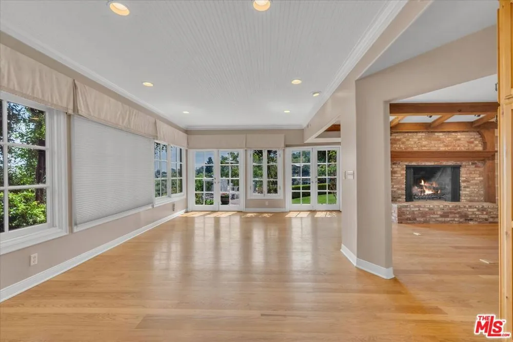 3836 Glenridge Drive Sherman Oaks, CA 91423