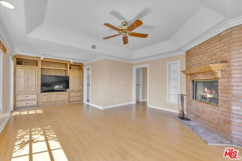 3836 Glenridge Drive Sherman Oaks, CA 91423
