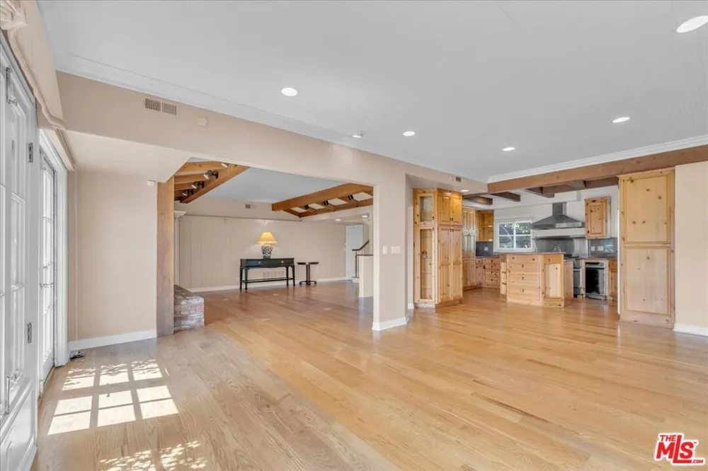 3836 Glenridge Drive Sherman Oaks, CA 91423