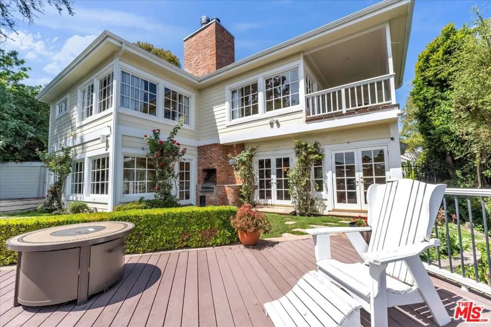3836 Glenridge Drive Sherman Oaks, CA 91423