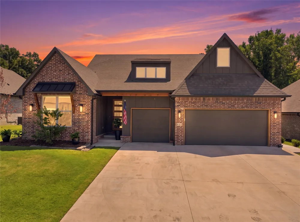 807 E Jacksonville Street Broken Arrow, OK 74012