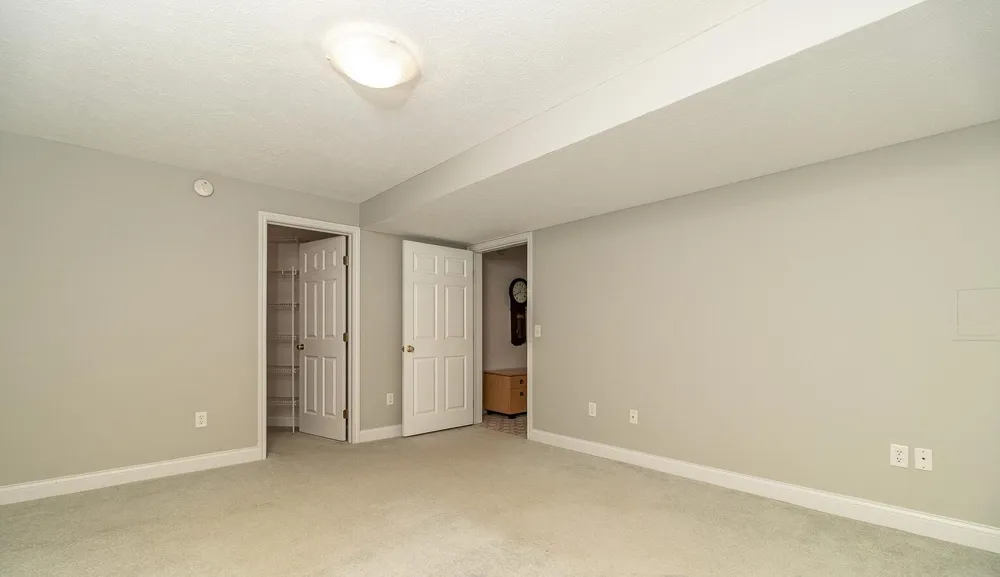 5450 W Heathwood Drive SE Kentwood, MI 49512