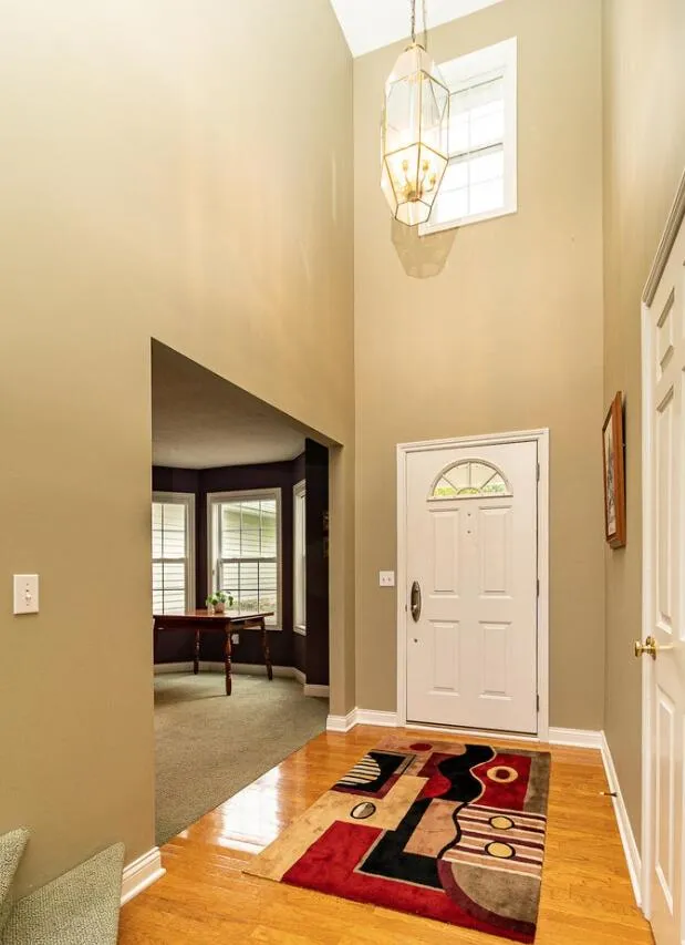 5450 W Heathwood Drive SE Kentwood, MI 49512