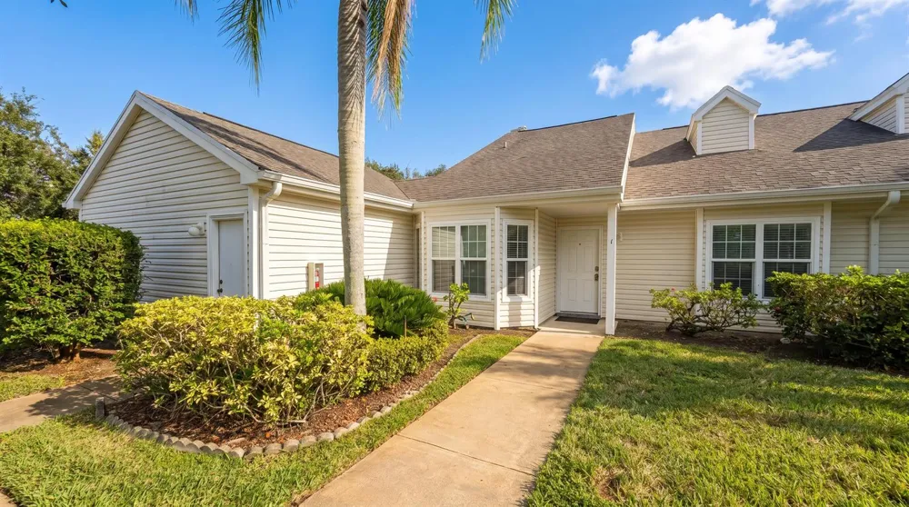 1950 WESTMINSTER CIRCLE #1 Vero Beach, FL 32966