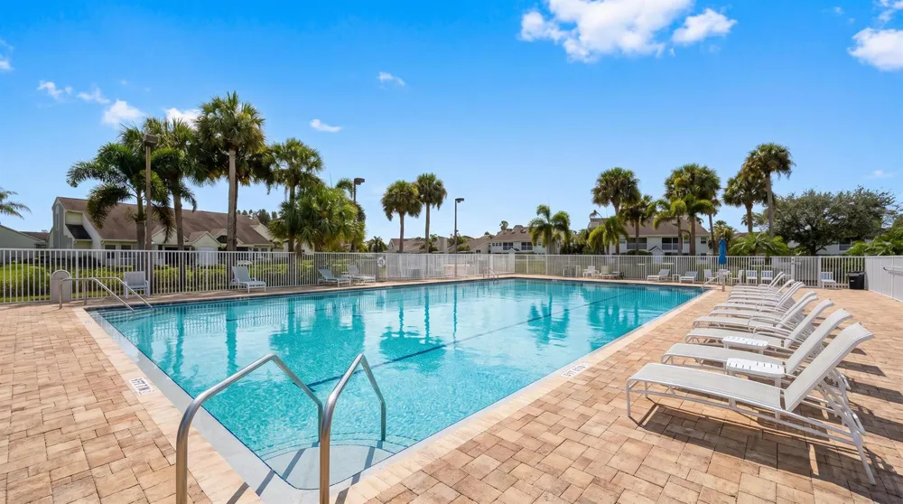 1950 WESTMINSTER CIRCLE #1 Vero Beach, FL 32966