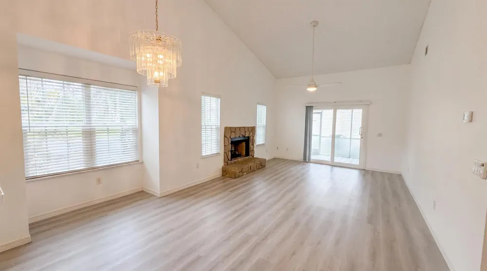1950 WESTMINSTER CIRCLE #1 Vero Beach, FL 32966