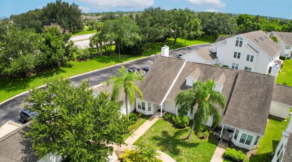 1950 WESTMINSTER CIRCLE #1 Vero Beach, FL 32966