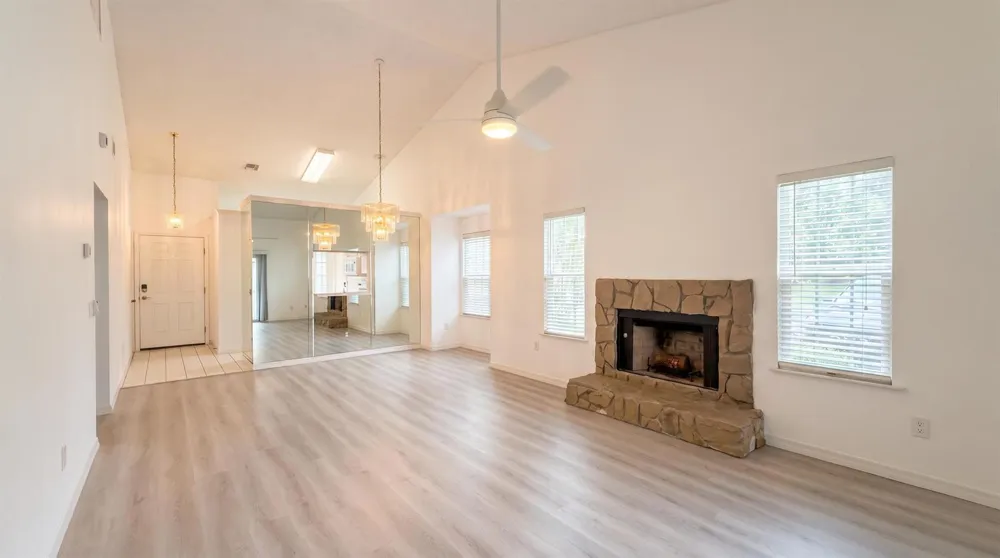 1950 WESTMINSTER CIRCLE #1 Vero Beach, FL 32966