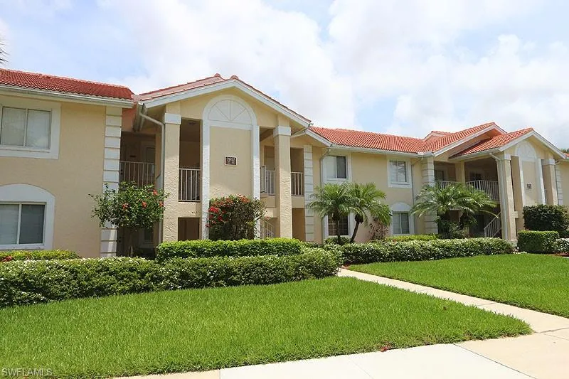 7812 Emerald Circle #201 Naples, FL 34109