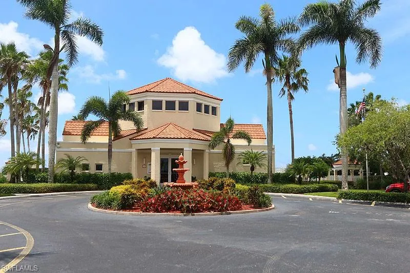 7812 Emerald Circle #201 Naples, FL 34109