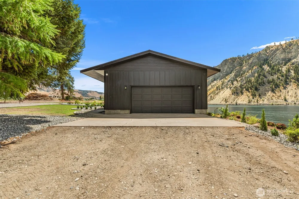 64 van Winkle Road Orondo, WA 98843