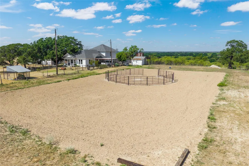 160 Ledgestone Lane Blanket, TX 76432