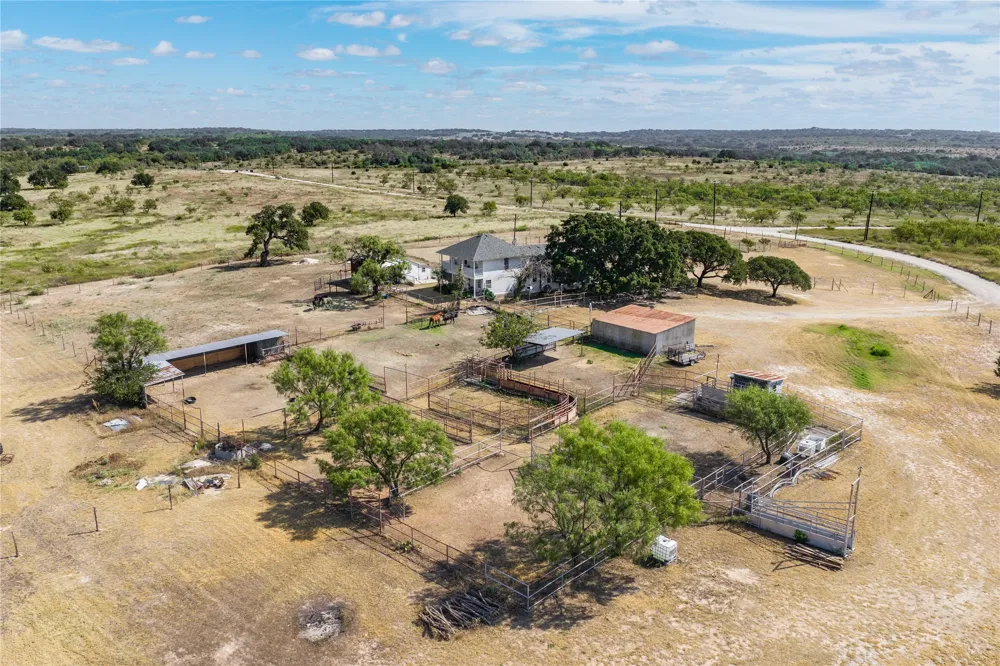 160 Ledgestone Lane Blanket, TX 76432