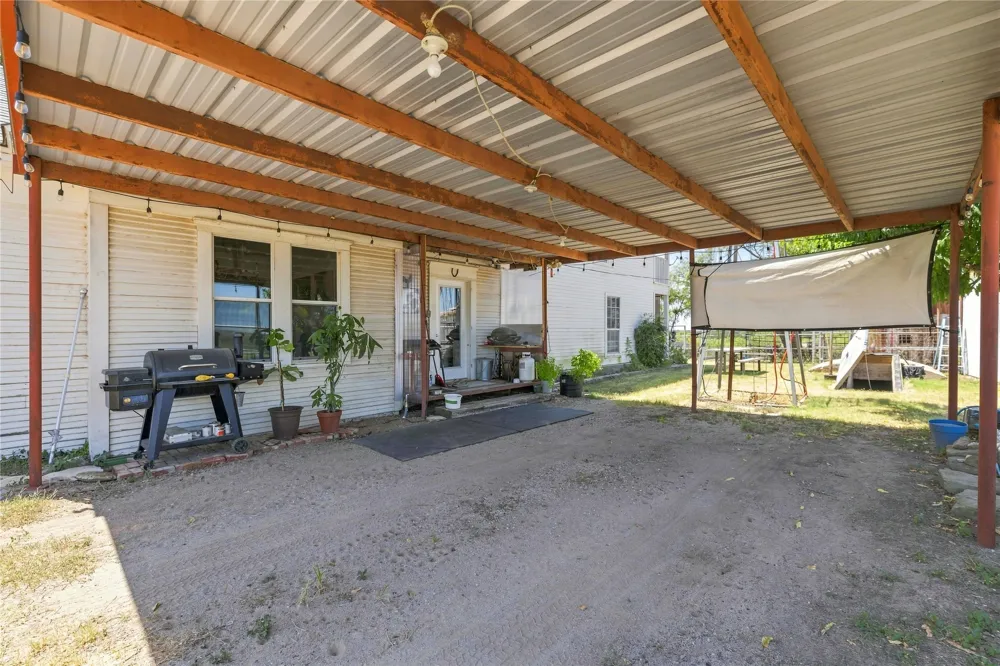 160 Ledgestone Lane Blanket, TX 76432