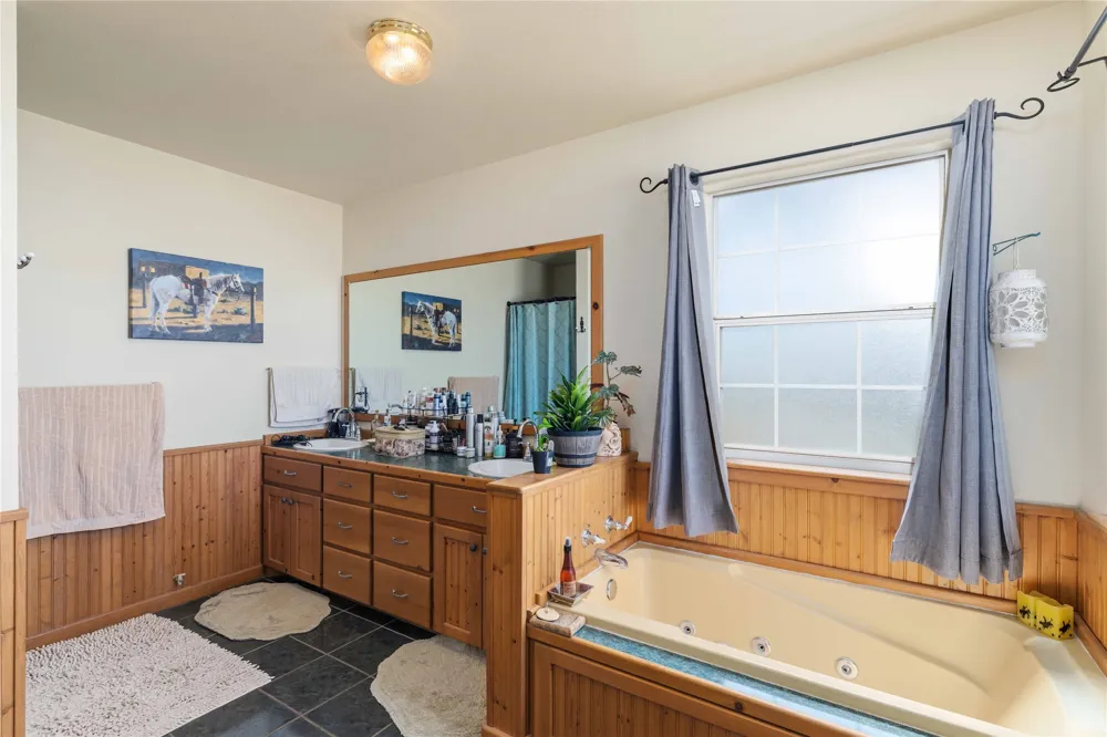 160 Ledgestone Lane Blanket, TX 76432