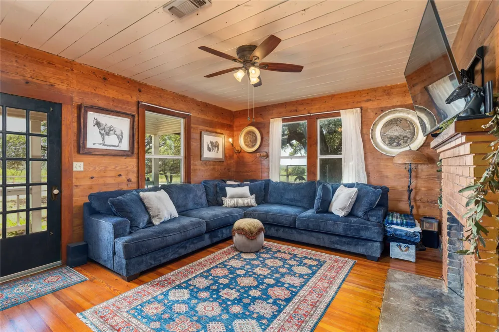 160 Ledgestone Lane Blanket, TX 76432