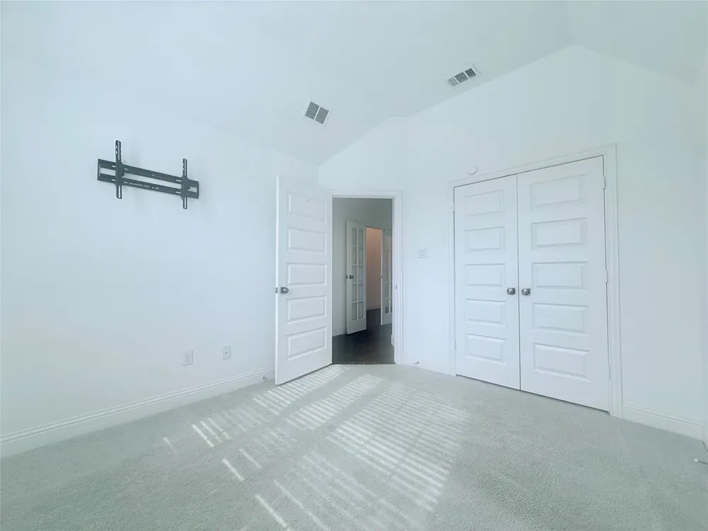 2080 Abela Drive Waxahachie, TX 75165