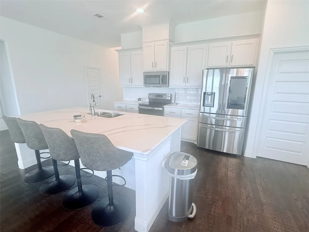 2080 Abela Drive Waxahachie, TX 75165