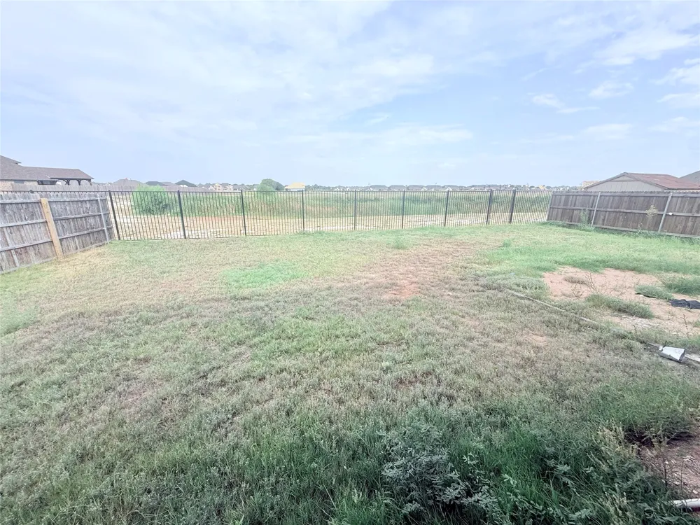 2080 Abela Drive Waxahachie, TX 75165