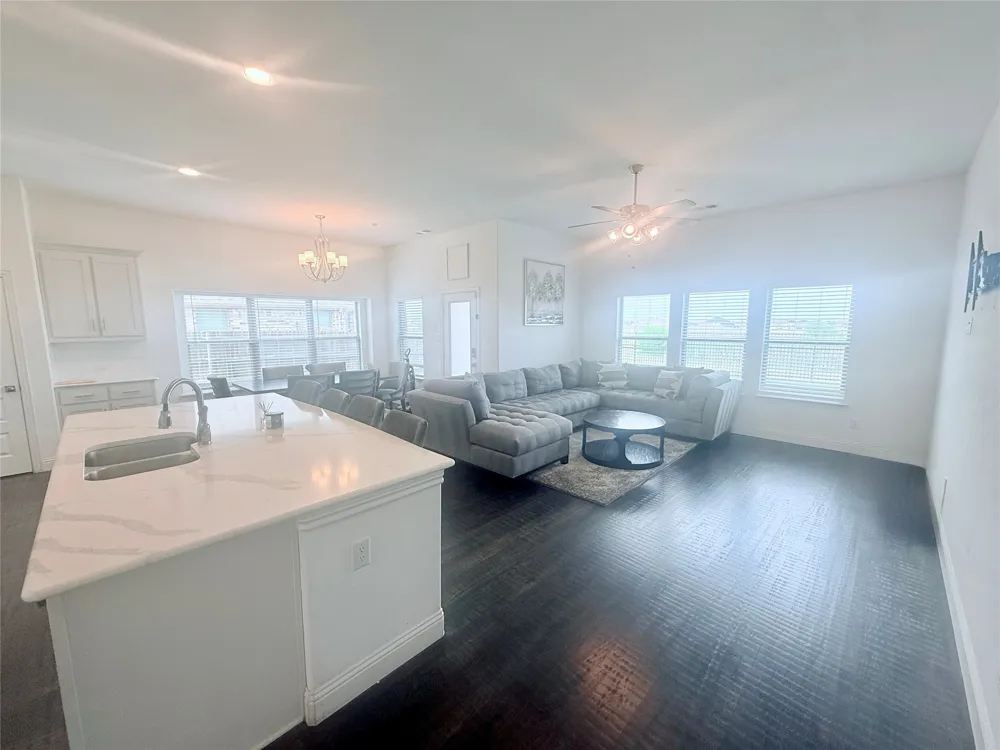 2080 Abela Drive Waxahachie, TX 75165