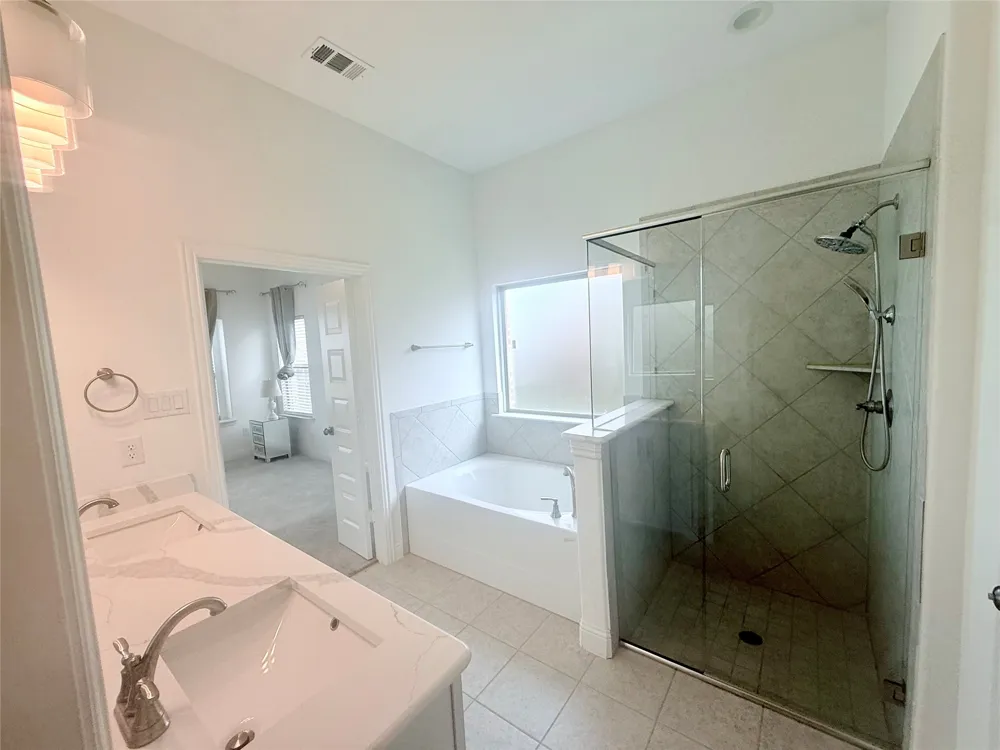 2080 Abela Drive Waxahachie, TX 75165