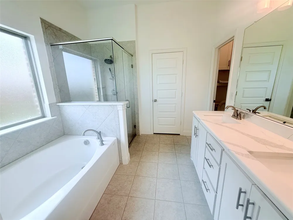 2080 Abela Drive Waxahachie, TX 75165