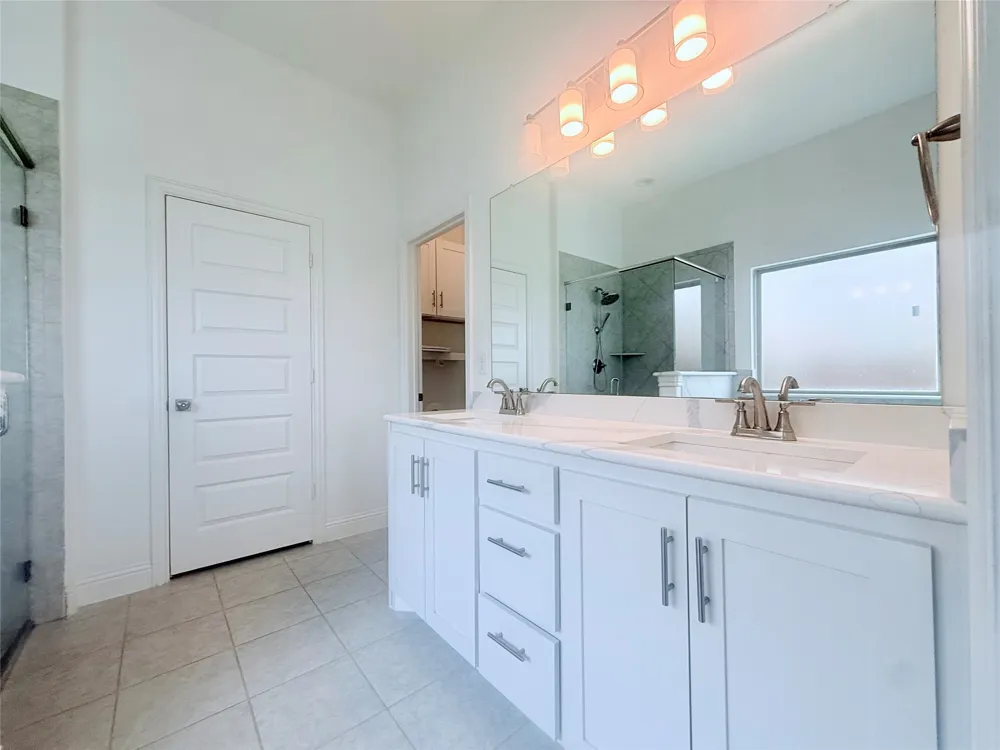 2080 Abela Drive Waxahachie, TX 75165