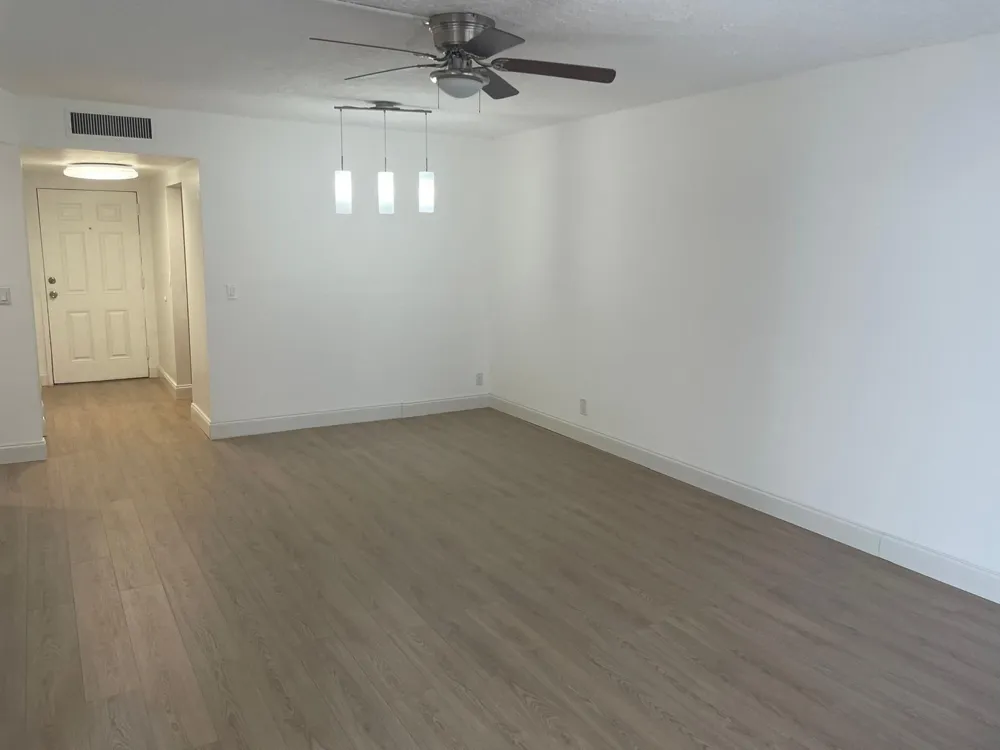 2851 SOMERSET DRIVE #111 Lauderdale Lakes, FL 33311