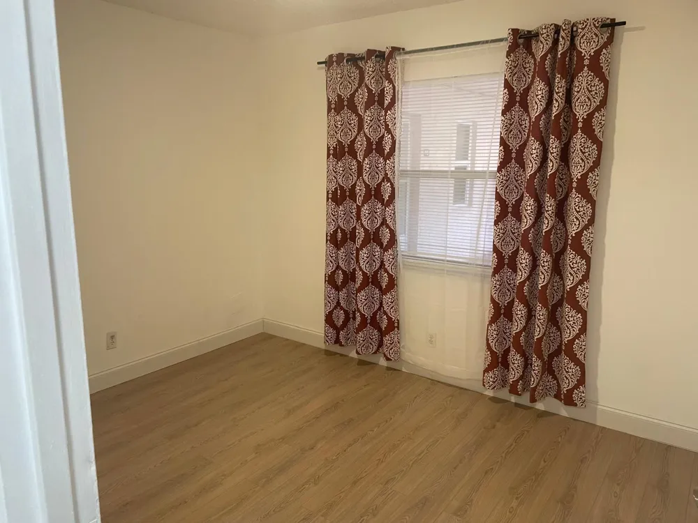 2851 SOMERSET DRIVE #111 Lauderdale Lakes, FL 33311