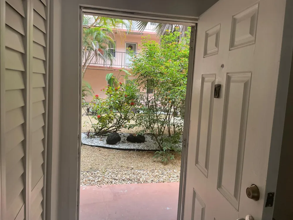 2851 SOMERSET DRIVE #111 Lauderdale Lakes, FL 33311