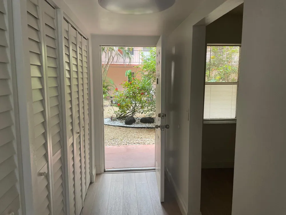 2851 SOMERSET DRIVE #111 Lauderdale Lakes, FL 33311