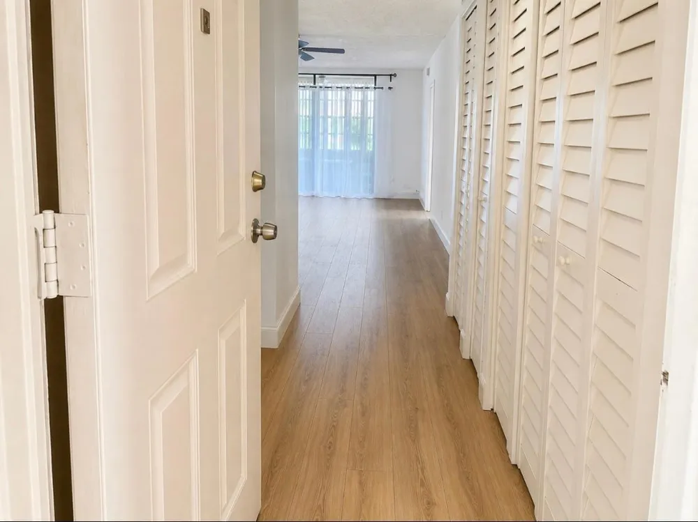 2851 SOMERSET DRIVE #111 Lauderdale Lakes, FL 33311