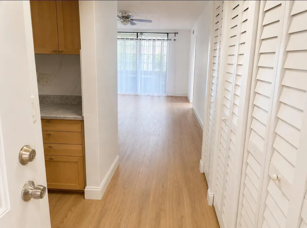 2851 SOMERSET DRIVE #111 Lauderdale Lakes, FL 33311