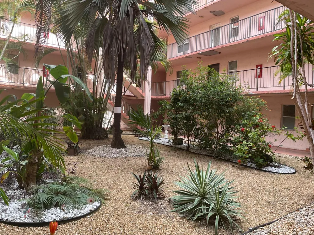 2851 SOMERSET DRIVE #111 Lauderdale Lakes, FL 33311